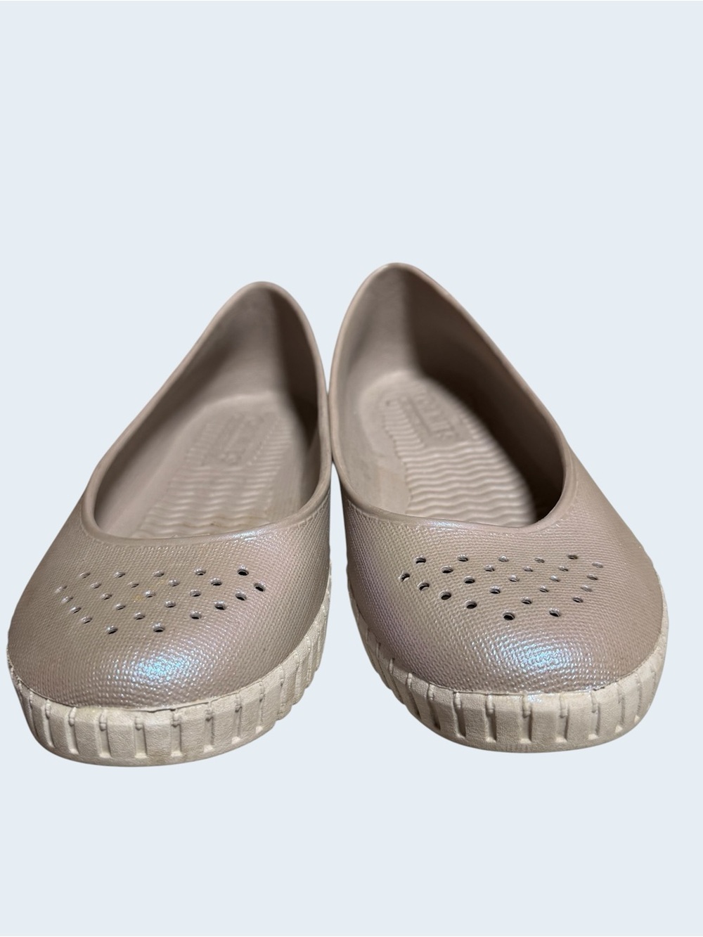 Iridescent Taupe Slip-On Comfort Ballet Flat Size 6 - Picture 2 of 9